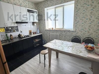 2-комнатная квартира · 59 м² · 4/4 этаж, мкр Нурсая 9 — №38 школа за 16.5 млн ₸ в Атырау