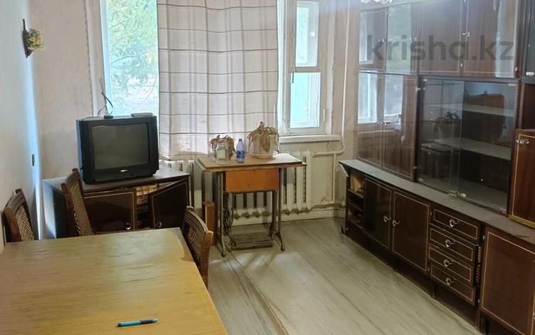 2-бөлмелі пәтер · 43 м² · 1/5 қабат, 4 мкр 27 — 1 этаж, бағасы: 5.2 млн ₸ в Степногорске — фото 2