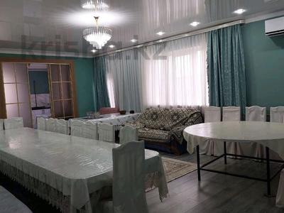 Дом · 6 комнат · 370 м², мкр Таусамалы, Бакыт 12 за 80 000 〒 в Алматы, Наурызбайский р-н