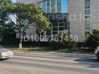 Офисы, магазины и бутики, салоны красоты, образование · 800 м² за 230 млн 〒 в Актау, 1В мкр