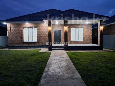 Отдельный дом · 4 комнаты · 132 м² · 4.7 сот., мкр Кунаева 15 за 35 млн 〒 в Уральске