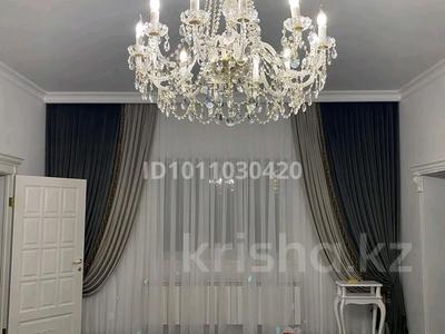 Жеке үй · 4 бөлме · 240 м² · 11 сот., мкр 12, Мкр 12ВГ 11В, бағасы: 58 млн ₸ в Актобе
