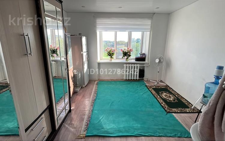 1-бөлмелі пәтер · 16 м² · 5/9 қабат, Сырым Датова 17 — Автопарк, бағасы: 4 млн ₸ в Уральске — фото 2