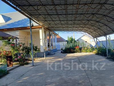Отдельный дом · 6 комнат · 200 м² · 10 сот., Турысбекова 20/А — Келісім бар,бартер карастырылады,судың жағасы,Попловок кафе,гестің жолында за 45 млн 〒 в Шардара