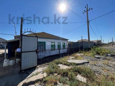Отдельный дом · 3 комнаты · 70 м² · 8 сот., мкр Мясокомбинат, Майлина ( бывш Чехова) 45 — На перечение ул Амандоса за 20 млн ₸ в Атырау