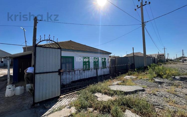 Отдельный дом · 3 комнаты · 70 м² · 8 сот., мкр Мясокомбинат, Майлина ( бывш Чехова) 45 — На перечение ул Амандоса за 20 млн ₸ в Атырау — фото 3