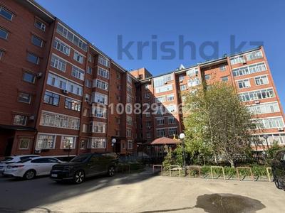 1-комнатная квартира · 58 м² · 5/7 этаж, Назарбаева 233/2 — Площадь Маншук Маметовой за 200 000 ₸ в Уральске
