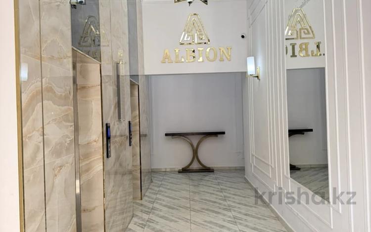 3-комнатная квартира · 150 м² · 9/12 этаж, 19-й мкр 28 за 68 млн ₸ в Актау — фото 2