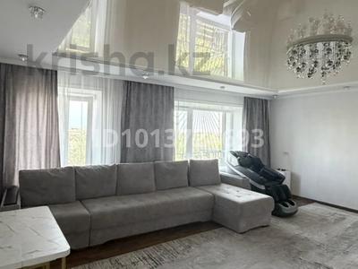 4-бөлмелі пәтер · 104.8 м² · 8/10 қабат, Жаңа қала ш/а., Абдирова 25, бағасы: 40 млн ₸ в Караганде, Казыбек би р-н
