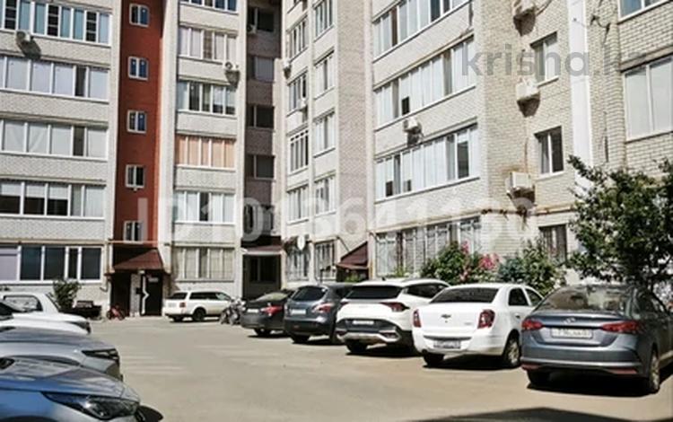 3-бөлмелі пәтер · 120 м² · 6/6 қабат, Жеңіс ш/а 32/1, бағасы: 37.5 млн ₸ в Уральске, мкр Женис — фото 2