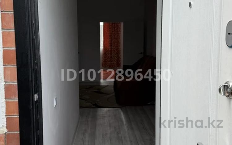 2-комнатная квартира · 72 м² · 1/1 этаж, мкр Болашак, Магжан Жумабаев — Школа №68 за 130 000 ₸ в Актобе — фото 2