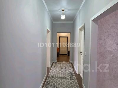 3-комнатная квартира · 100 м² · 3/8 этаж, мкр 4 33 за 45 млн ₸ в Уральске