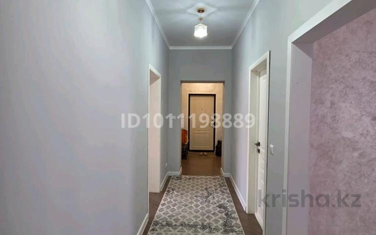 3-бөлмелі пәтер · 100 м² · 3/8 қабат, мкр 4 33, бағасы: 45 млн ₸ в Уральске — фото 2
