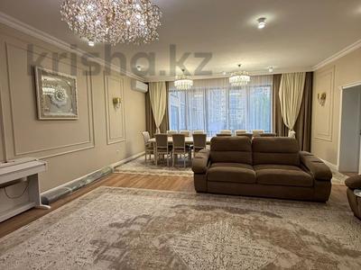 8-бөлмелі пәтер · 341 м² · 3/3 қабат, мкр. Алтын орда, Мангилик ел 10, бағасы: 175 млн 〒 в Актобе