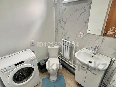 Жеке үй · 2 бөлме · 50 м², 11 микрорайон 92, бағасы: 100 000 ₸ в Аксае