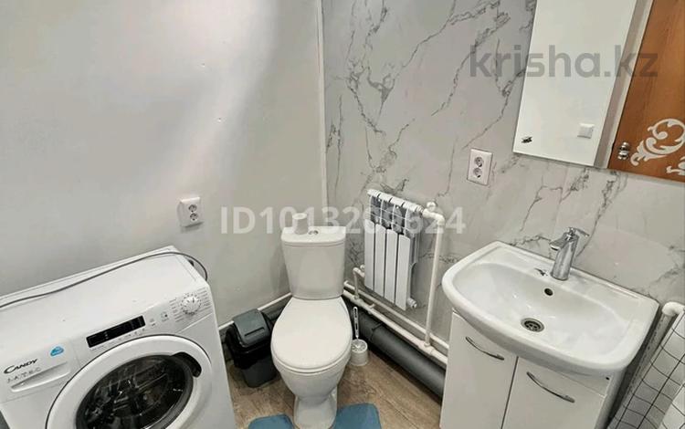 Жеке үй · 2 бөлме · 50 м², 11 микрорайон 92, бағасы: 100 000 ₸ в Аксае — фото 2