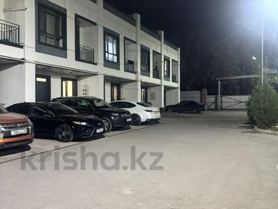 3-комнатная квартира · 58 м² · 1/3 этаж, Ракышева 14 за 250 000 ₸ в 