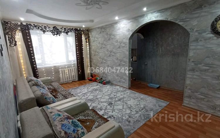 3-комнатная квартира, 53 м², 1/5 этаж, Бухар жырау — Район манакбая за 15.5 млн 〒 в Павлодаре — фото 2