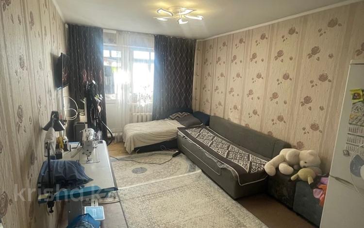 2-комнатная квартира · 44 м² · 2/5 этаж, Карменова за 15.5 млн 〒 в Семее — фото 2