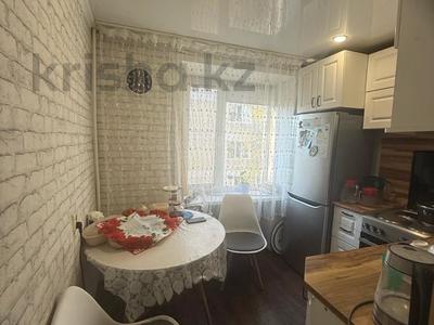 3-комнатная квартира · 60 м² · 3/5 этаж, Матросова 9 за 16.5 млн 〒 в Экибастузе