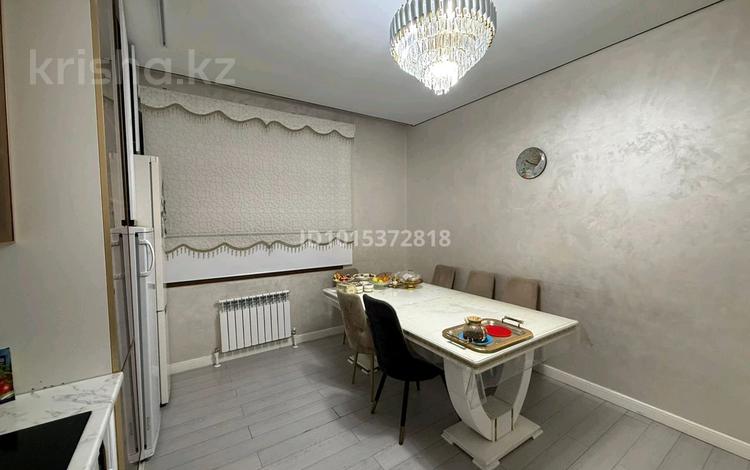 2-бөлмелі пәтер · 82 м² · 4/8 қабат, Пасмакова 67, бағасы: 75 млн ₸ в Семее, Красный Кордон — фото 2