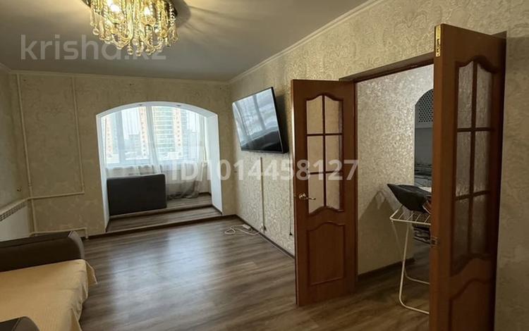 3-бөлмелі пәтер · 70 м² · 8/10 қабат, 12 ш/а. 21 г — гостиница Дастан, бағасы: 24 млн ₸ в Актобе, мкр 12 — фото 2