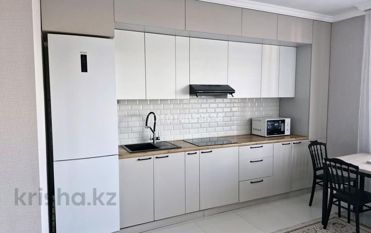 1-бөлмелі пәтер · 60 м² · 3/16 қабат, Шұғыла ш/а., Жуалы, бағасы: 250 000 ₸ в Алматы, Наурызбайский р-н — фото 2