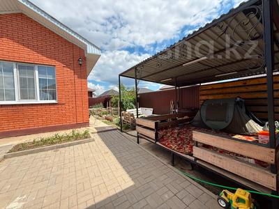 Жеке үй · 4 бөлме · 90 м² · 6 жүзд., Жаңақоныс-2, Жанаконыс 2 800, бағасы: 40 млн ₸ в Актобе, жилой массив Жанаконыс-2