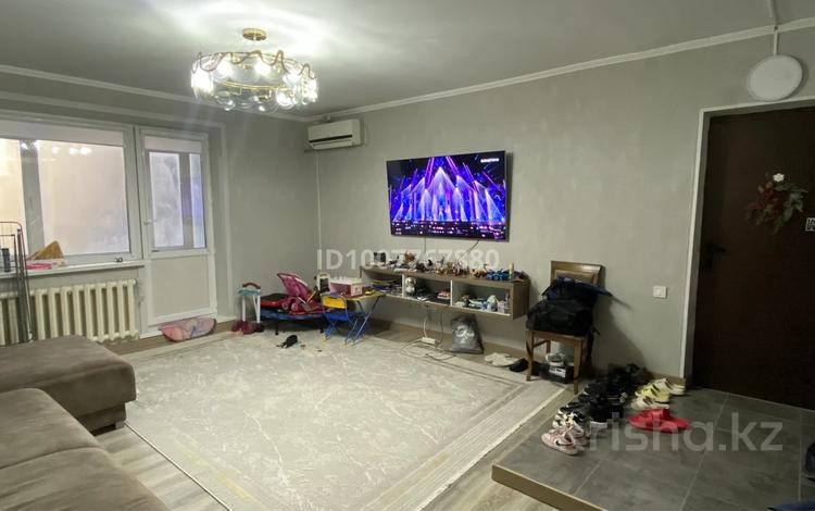 4-бөлмелі пәтер · 80 м² · 9/9 қабат, Жамакаева 75, бағасы: 35 млн ₸ в Семее — фото 2