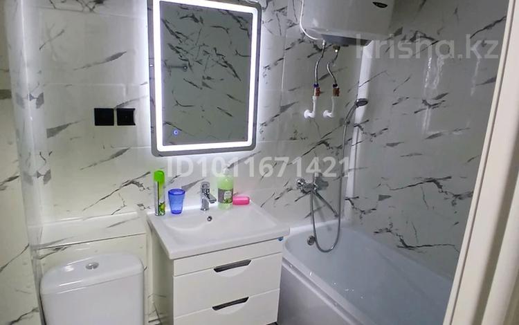 1-бөлмелі пәтер · 40 м² · 1/9 қабат, Жаңа қала ш/а., Нуркена Абдирова 24/4, бағасы: 15 000 ₸ в Караганде, Казыбек би р-н — фото 3