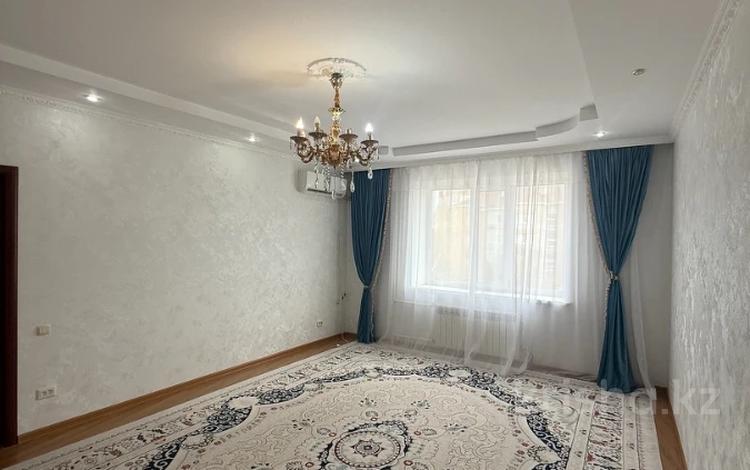 2-комнатная квартира · 83.5 м² · 4/5 этаж, мкр. Алтын орда, проспект Алии Молдагуловой за 200 000 ₸ в Актобе — фото 7