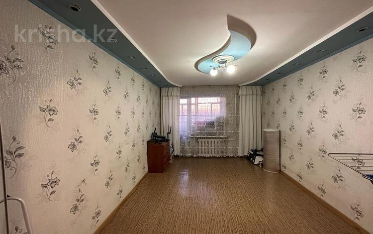 3-комнатная квартира, 61 м², 4/6 этаж, Тынышпаева 134 за 19 млн 〒 в Усть-Каменогорске — фото 2
