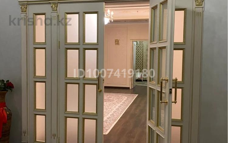 Отдельный дом · 6 комнат · 240 м² · 10 сот., мкр Нурсая, Куншуак за 120 млн 〒 в Атырау — фото 2