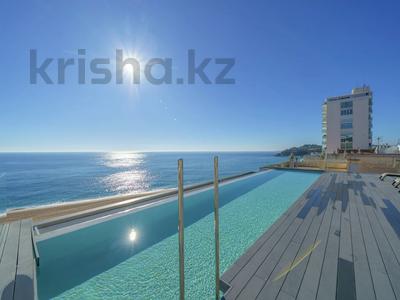 3-комнатная квартира · 130 м², Travessia de Joan Llaveries за ~ 363.3 млн 〒 в Льорет-де-маре