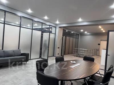 10-комнатная квартира · 450 м², Достык 308е за 475 млн 〒 в Алматы, Медеуский р-н