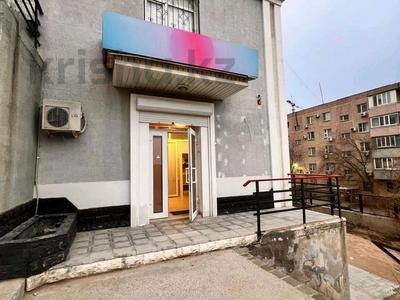 Магазины и бутики, салоны красоты, медцентры и аптеки, образование · 110 м² за 450 000 〒 в Актау, 15-й мкр
