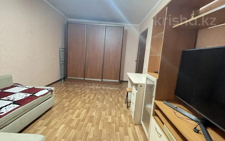 1-комнатная квартира · 33 м² · 5/5 этаж, мкр Кунаева 19 за 90 000 ₸ в Уральске — фото 2