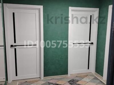 3-комнатная квартира · 63.3 м² · 1/5 этаж, Абая 117 за 21.5 млн 〒 в Уральске, мкр Школьник