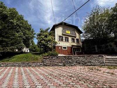 Жеке үй · 6 бөлме · 240 м² · 18 жүзд., улица Есенберлина, бағасы: 510 млн ₸ в Алматы, Медеуский р-н