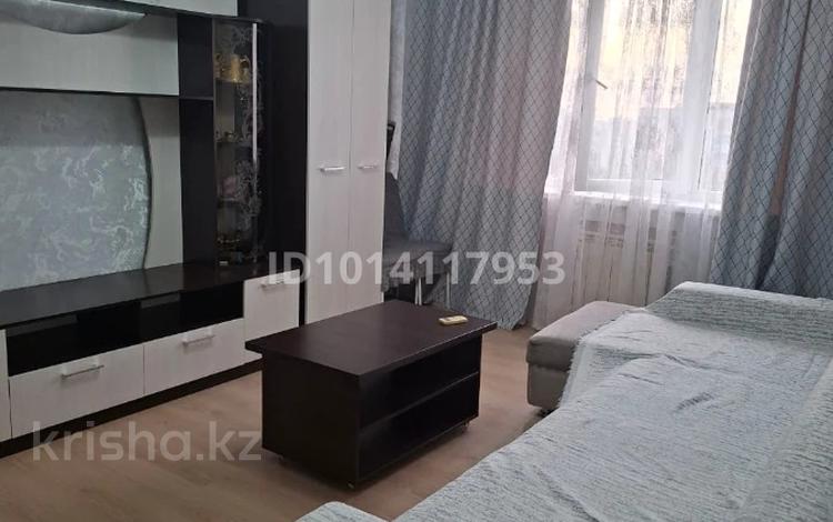 2-комнатная квартира · 60 м² · 9/9 этаж, мкр Аксай-4 42 за 250 000 ₸ в Алматы, Ауэзовский р-н — фото 4