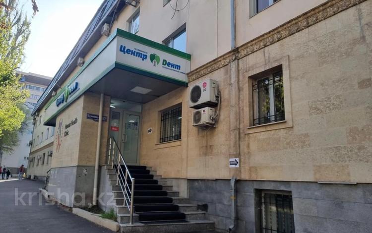 Свободное назначение, офисы, магазины и бутики, салоны красоты, медцентры и аптеки, образование, развлечения, конференц-залы, студии · 438 м² за 5.5 млн ₸ в Алматы, Алмалинский р-н — фото 2