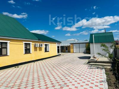 Часть дома · 6 комнат · 200 м² · 10 сот., мкр Жулдыз-2, 38 14 за 38 млн 〒 в Атырау