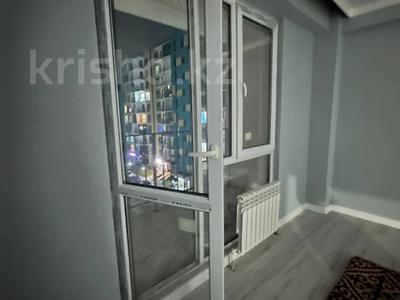 1-комнатная квартира, 50 м², 5/10 этаж помесячно, Жунисова 10 к1 за 180 000 〒 в Алматы, Наурызбайский р-н