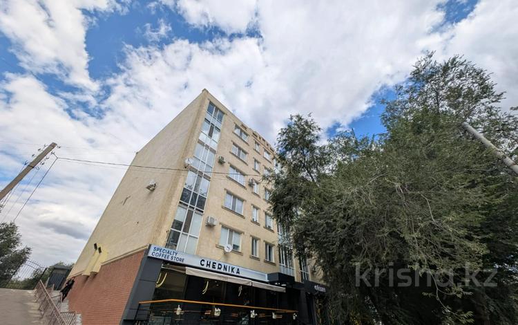 2-комнатная квартира · 86.5 м² · 6/6 этаж, абая за 28.6 млн 〒 в Уральске — фото 10