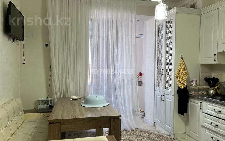 2-бөлмелі пәтер · 74 м² · 2/5 қабат, 35-мкр 23 — 35мкр, бағасы: 20 млн ₸ в Актау — фото 2