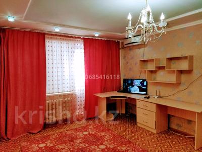 1-комнатная квартира · 45 м² · 2/9 этаж, мкр Кунаева 5 за 8 000 ₸ в Уральске