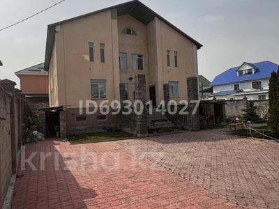 Отдельный дом • 8 комнат • 780 м² • 12 сот., Талапты 11 — Ниже магазина Астана за 100 млн 〒 в Жанатурмысе