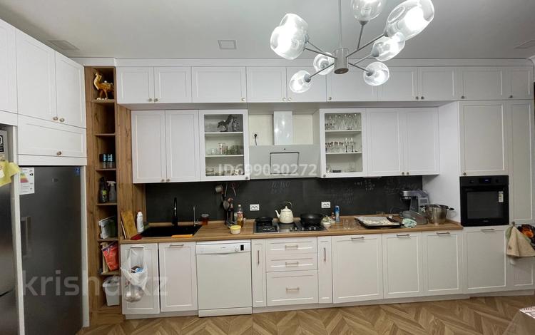 3-бөлмелі пәтер · 117 м² · 9/10 қабат, 18 5, бағасы: 60 млн ₸ в Актау, 18-й мкр  — фото 2