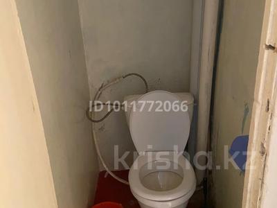 2-комнатная квартира · 47 м² · 2/5 этаж, 17-й микрорайон, 17-й микрорайон 4~a — напротив торговый дом Эврика за 18.5 млн ₸ в Шымкенте, Аль-Фарабийский р-н
