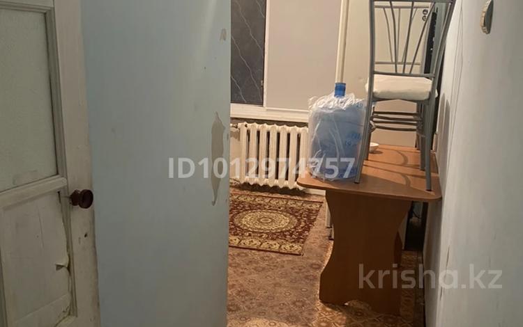 1-комнатная квартира · 50 м² · 1/5 этаж, 52 за 100 000 ₸ в Атырау, мкр Привокзальный-3А — фото 2